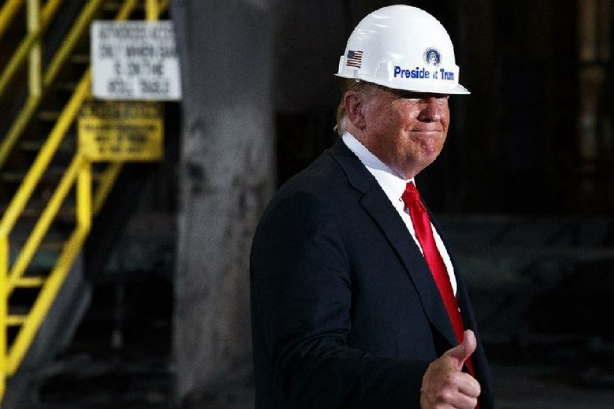Trump hard hat